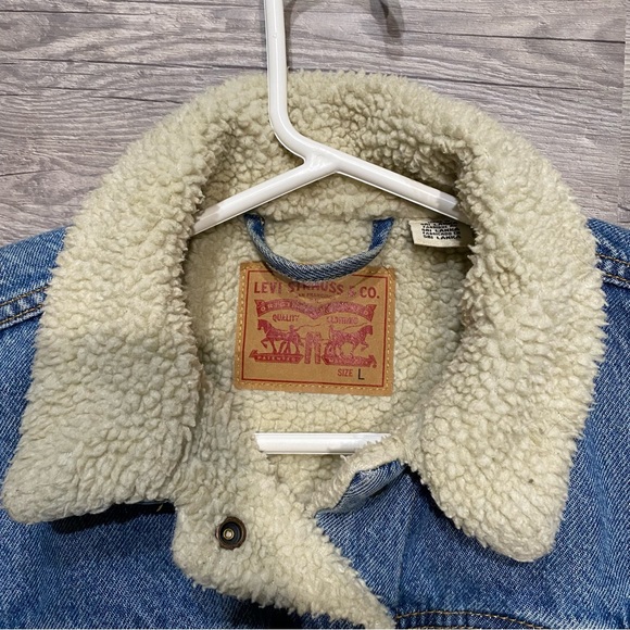 ❌SOLD❌Levi’s Sherpa Jacket - Picture 2 of 2